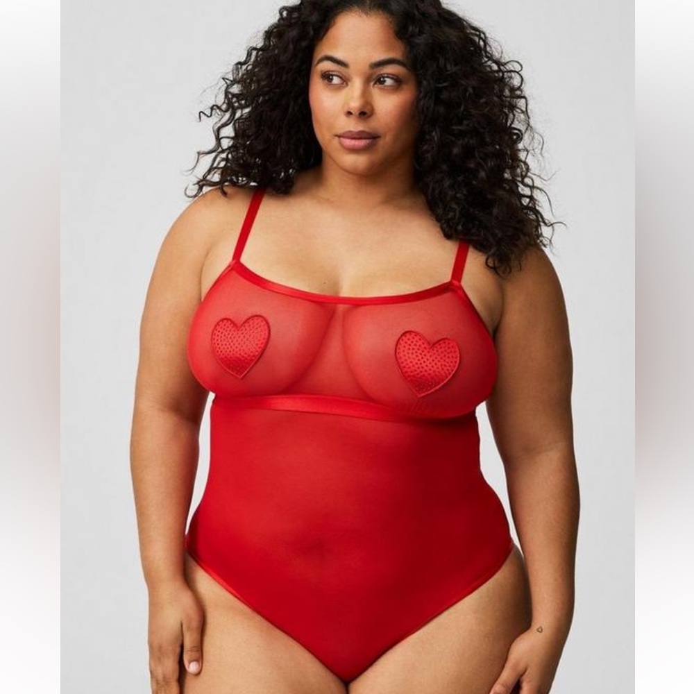Red Sheer Heart Appliqué Bodysuit - Women’s Intimates SIZE 1 TORRID NWT 738